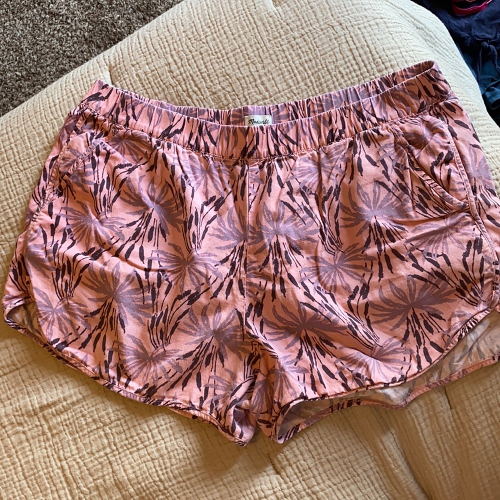 Madewell size L shorts with pockets